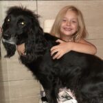 Dziewczynka ze swoim psem