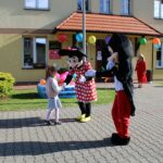 Myszka Miki i Minnie witają dzieci