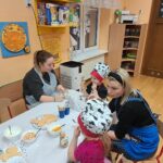 Kulinarne eksperymenty przedszkolaków z rodzicami w oddziale Biedronek