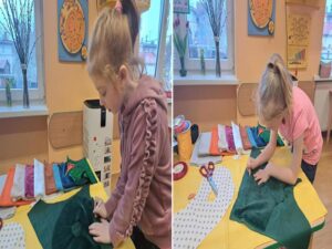 Dzieci z oddziału Biedronek szyją kamizelkę dla wróbelka Elemelka