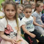 Dzieci z oddziału przedszkolnego Pszczółki i Motylki poznają zawód- Hutnik
