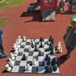 Zabawa przez szachy
