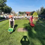 opiekunki grup Tulipanki i Stokrotki w konkurencji Taczka z piłkami