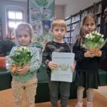 Dzieci z kwiatkami, podziękowanie za spotkanie