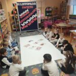 Dzieci z oddziału Biedronek podczas zajęć dydaktycznych