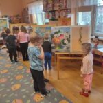 Biedronki z Żuczkami oglądają dzieła sztuki