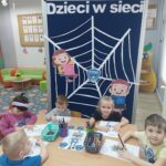 Dzieci-koloruja-Necia