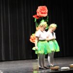 Dziewczynki mówią wiersz