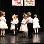 Taniec dzieci z oddziału Mrówek