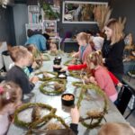 Dzieci aktywnie uczestniczą w warsztatach