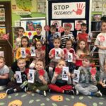 Dzieci z oddziału Motylków wspierają akcję przeciwdziałania przemocy