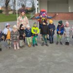 Dzieci-z-oddzialu-Mrowek-z-Marzanna