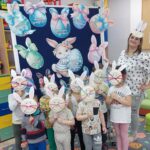 dziec z prezentami od zajączka