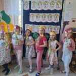 Dziewczyny z oddziału Stokrotki