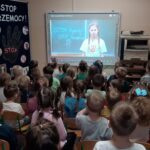 Motylki, Mrówki i Pszczółki - odlądają film psychoedukacyjny z zakresu przeciwdziałania przemocy