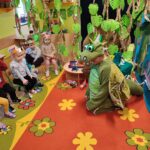 Żuczki odwiedził dinozaur