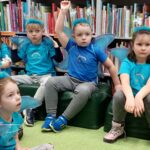 dziecko zgłasza się do odpowiedzi