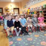 grupowe zdjęcie dzieci