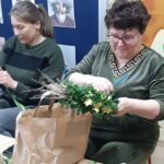 wykonywanie palmy przez rodziców