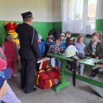 Dzieci z wizytą u strazaków