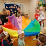 aniec Mrówek z chustą animacyjne