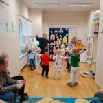 Wiatrak Czarodziej zabawa ruchowa u Mrówek