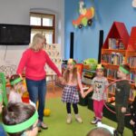 Zabawa integracyjna w kółeczku