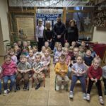 Zdjęcie grupowe wszystkich dzieci