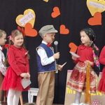 scenka w wykonaniu dzieci