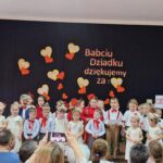 zdjęcie grupowe dzieci