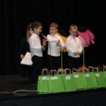 Chłopcy z grupy Mrówek mówią wierszyk