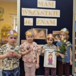 Dzieci poznają zmysł węchu