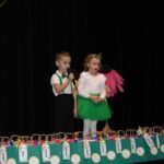 Dzieci recytują wiersze