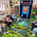 dzieci kodują robot qobo