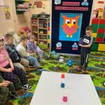 dzieci kodują z robotem dash