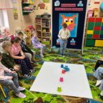 dzieci kodują z robotem dash