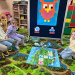 dzieci kodują robot qobo