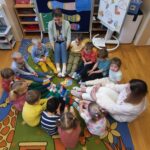 Mróweczki prezentują skarpetki