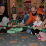 Zabawy gumą sensoryczną