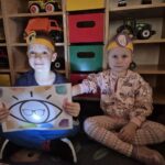 Zmysł wzroku - zabawa z latarką