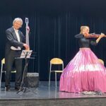 Brat z siostrą grali na instrumentach