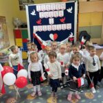 Bratki śpiewają hymn