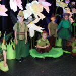 Dzieci przebrane za elfy