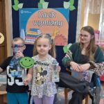 Dzieci z oddziału Biedronek podczas warsztatów edukacyjnych- kącik wymiany