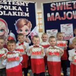 Dzieci z flaga Polski