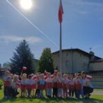 Dzieci z flaga Polski