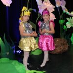 Dziewczynki przebrane za rybki