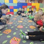 Pani-opowiada-o-hodowli-kurek