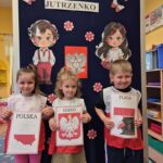 Dzieci z flaga Polski