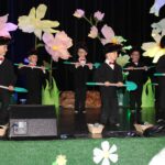 Taniec kretów z łopatkami